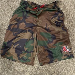 BOYS XL Camo Jordan shorts
